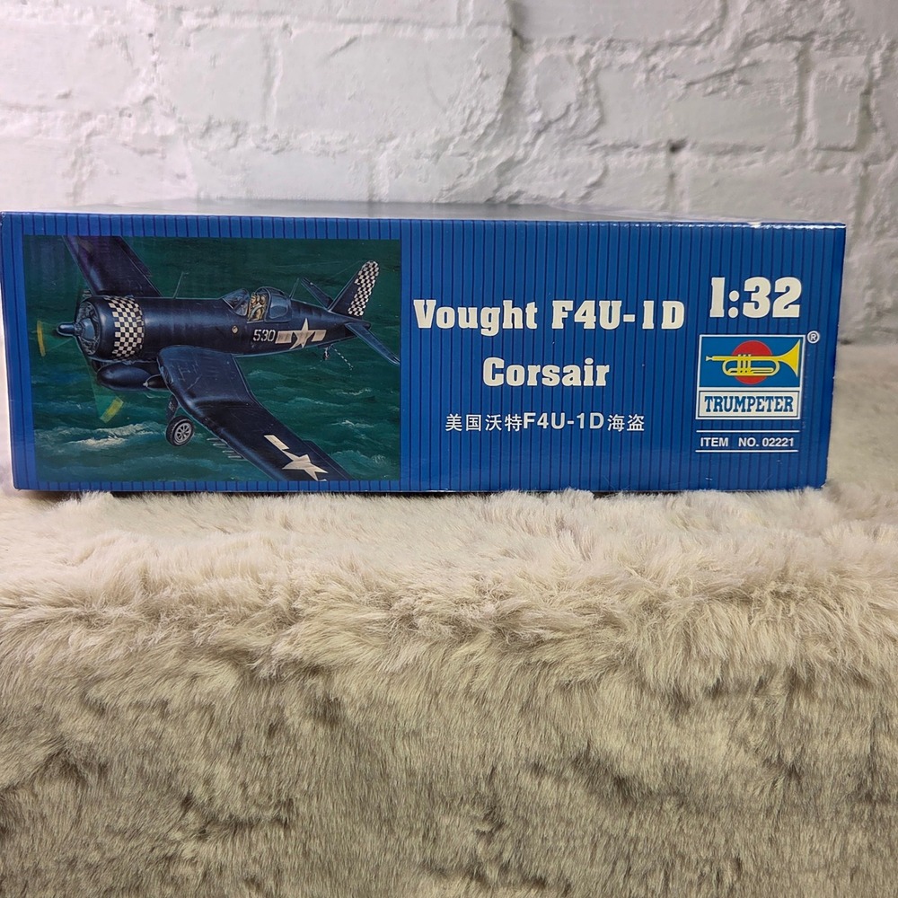 Trumpeter 02221 Vought F4U-1D Corsair 1:32 Scale Model Kit Airplane Open Box - Picture 11 of 15